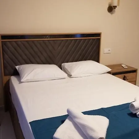 Huge Evleri 1 Lägenhet Marmaris